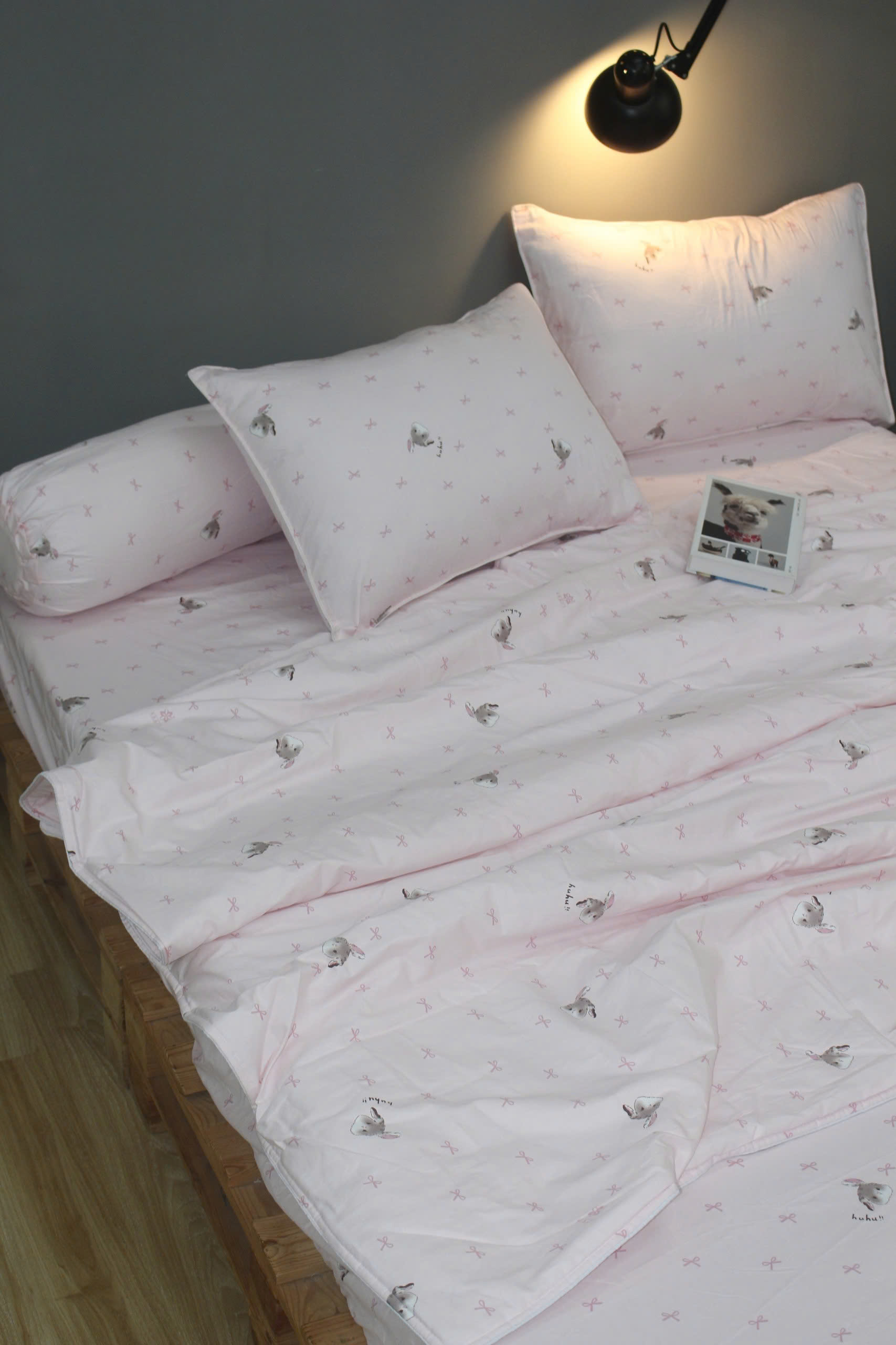 Bộ drap gối KHA LY - 100% cotton thiên nhiên Thỏ Nơ Hồng